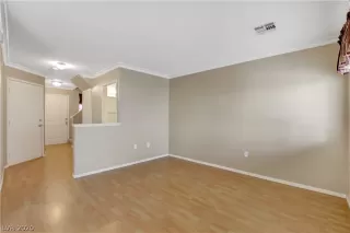 Photo #3: 2201862 Listing