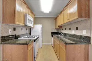 Photo #4: 2201862 Listing