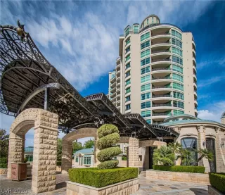 Photo #1: 2201866 Listing 