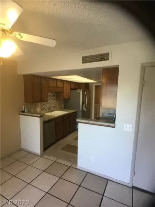 Photo #6: 2201879 Listing 