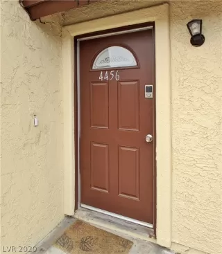 Photo #2: 2201894 Listing