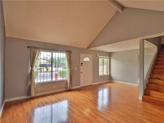 Photo #4: 2201894 Listing