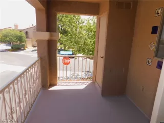 Photo #5: 2201917 Listing 