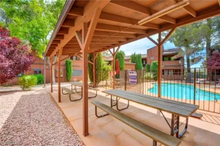 Photo #2: 2201949 Listing