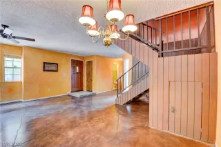 Photo #5: 2201949 Listing