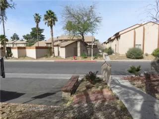 Photo #2: 2201956 Listing