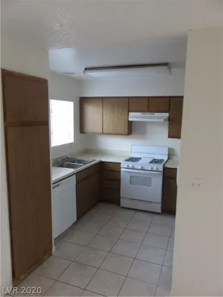 Photo #5: 2201956 Listing