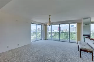 Photo #5: 2202002 Listing