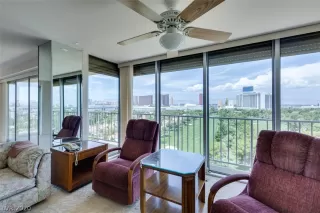 Photo #6: 2202002 Listing