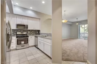 Photo #1: 2202006 Listing 