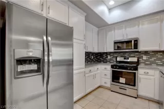 Photo #4: 2202006 Listing 