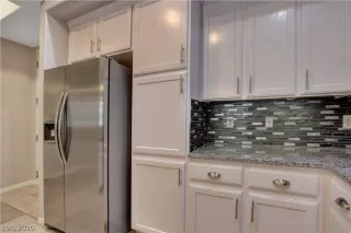 Photo #6: 2202006 Listing 