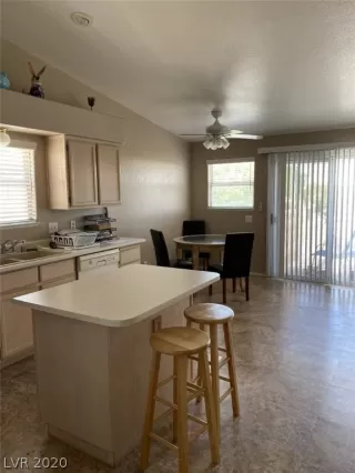 Photo #2: 2202021 Listing