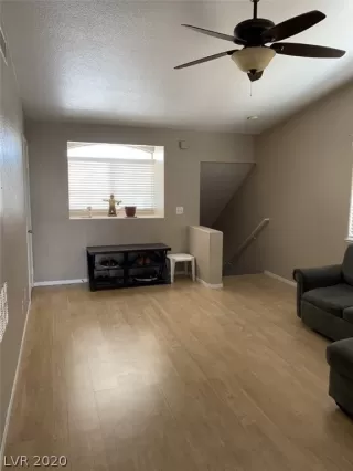 Photo #4: 2202021 Listing