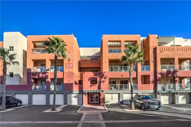 MLS: 2202038 Condo For Sale