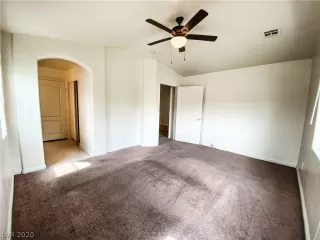 Photo #4: 2202049 Listing 