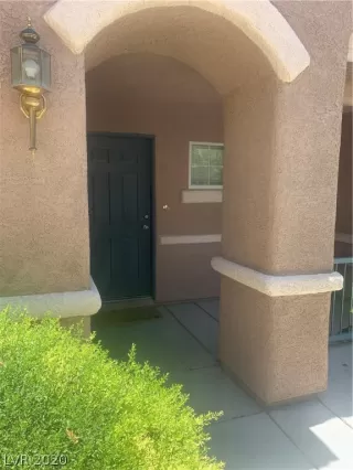 Photo #3: 2202093 Listing