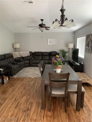 Photo #5: 2202093 Listing