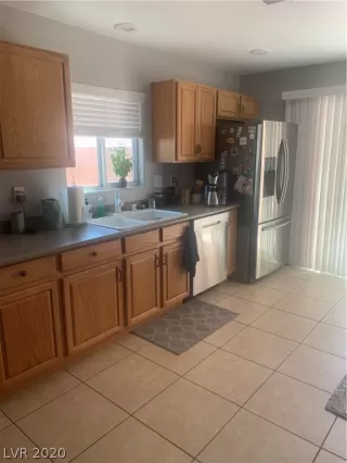 Photo #6: 2202093 Listing