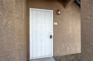 Photo #4: 2202117 Listing