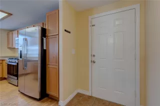 Photo #6: 2202117 Listing