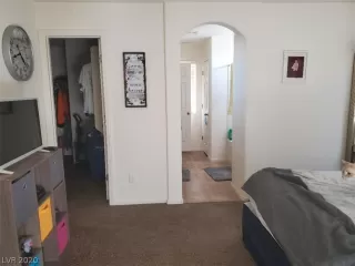 Photo #4: 2202119 Listing