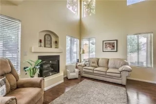 Photo #3: 2202144 Listing