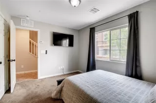 Photo #6: 2202195 Listing