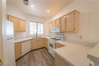 Photo #6: 2202196 Listing