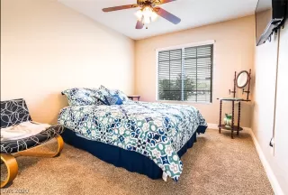 Photo #4: 2202246 Listing