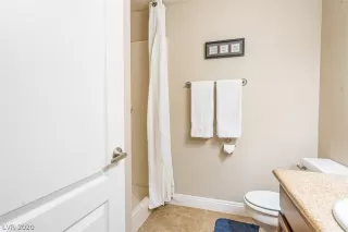 Photo #6: 2202246 Listing