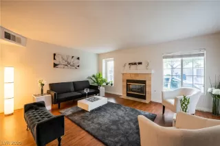 Photo #4: 2202282 Listing