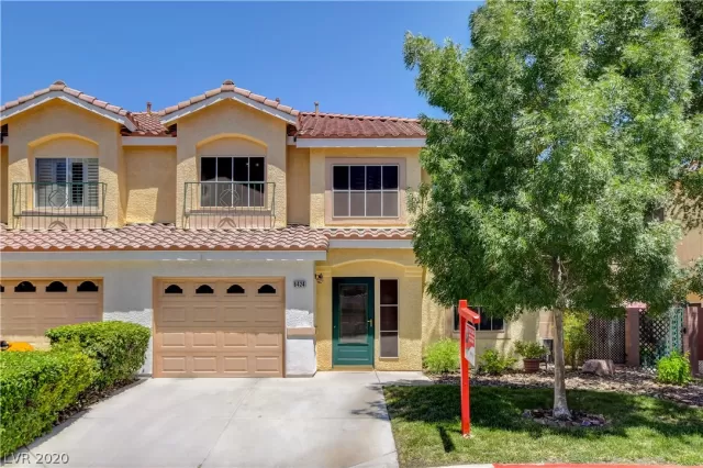 MLS: 2202283 Condo For Sale