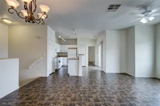 Photo #5: 2202377 Listing 