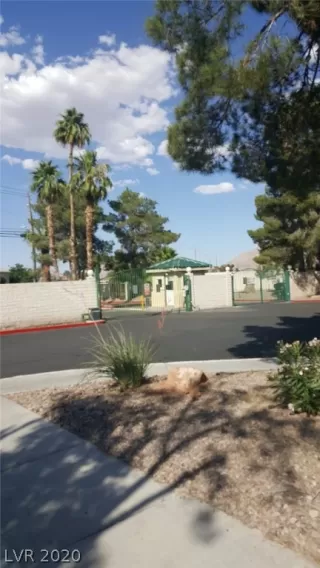 Photo #2: 2202381 Listing