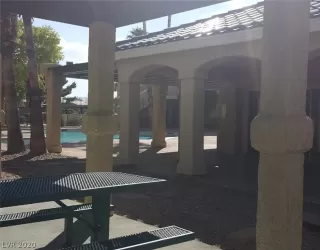 Photo #3: 2202381 Listing