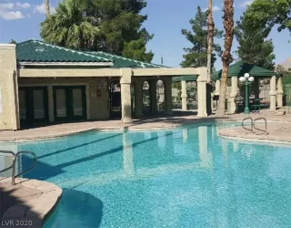 Photo #4: 2202381 Listing