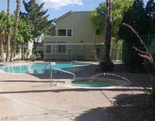 Photo #5: 2202381 Listing