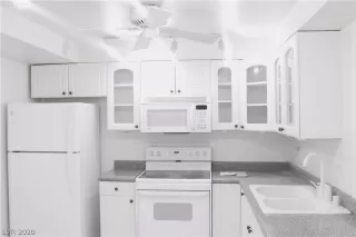 Photo #3: 2202397 Listing 