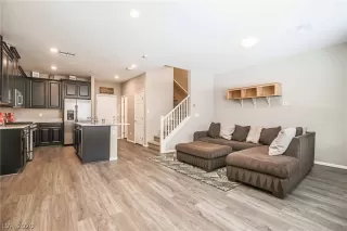 Photo #4: 2202411 Listing