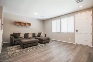 Photo #5: 2202411 Listing