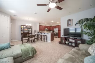 Photo #4: 2202462 Listing