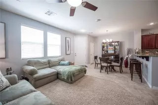 Photo #5: 2202462 Listing