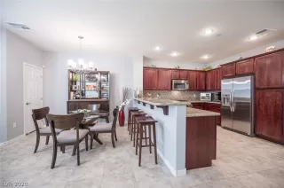 Photo #6: 2202462 Listing