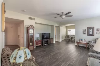 Photo #3: 2202527 Listing