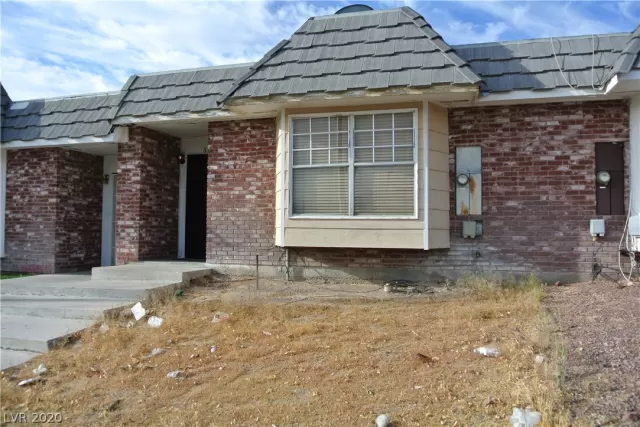 MLS: 2202565 Condo For Sale