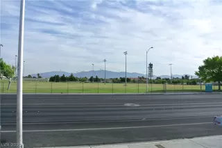 Photo #2: 2202565 Listing