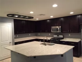 Photo #1: 2202569 Listing 