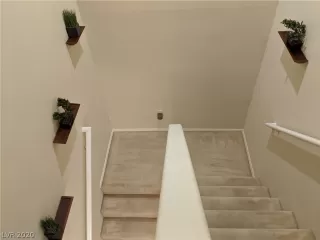 Photo #5: 2202611 Listing