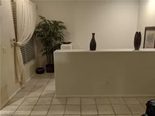 Photo #6: 2202611 Listing